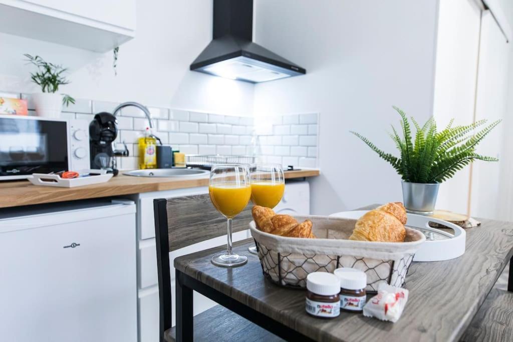 L'Explorateur Du Grecourt Apartment Тур Екстериор снимка